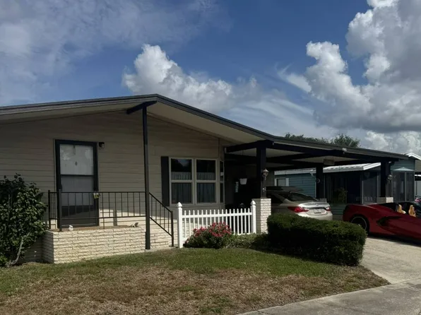 379 Lake Point Dr, Plant City, FL 33565