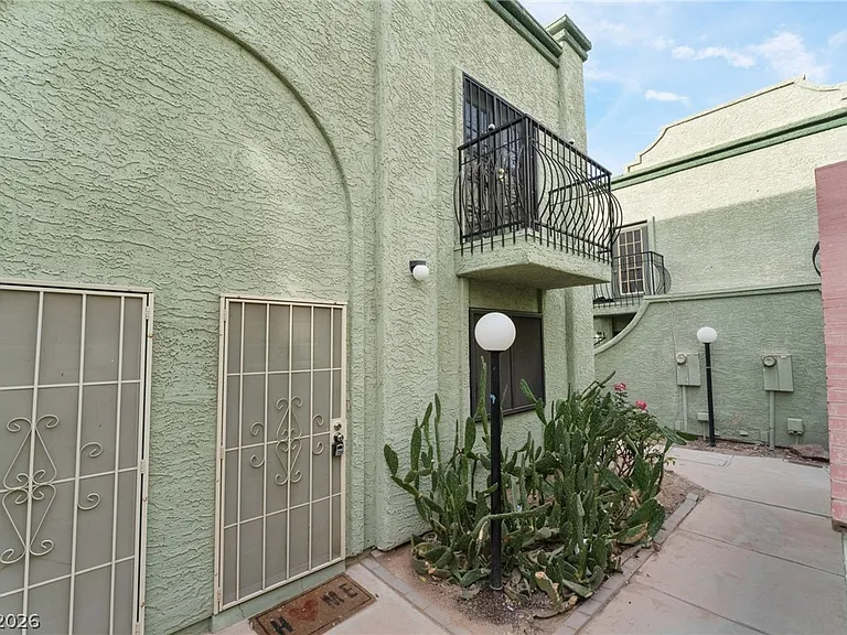 7084 Burcot Ave #J21 — Photo 3