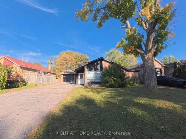 35 Knowles Cres, Aurora, ON L4G 1Z6
