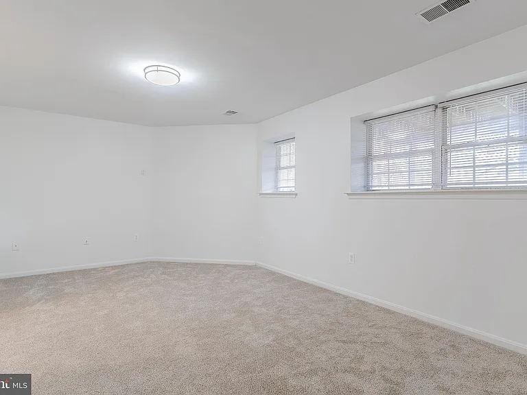 3290 Gina Pl — Photo 16