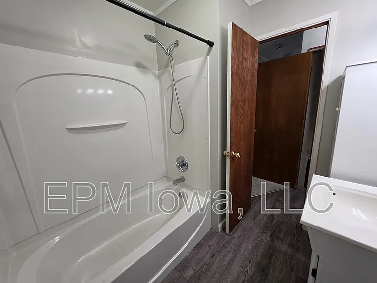 4747 Danbury St NE — Photo 9