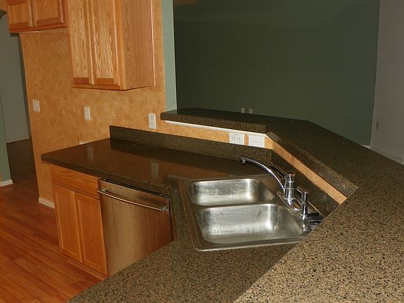 4th image of 103 Pinefield Dr