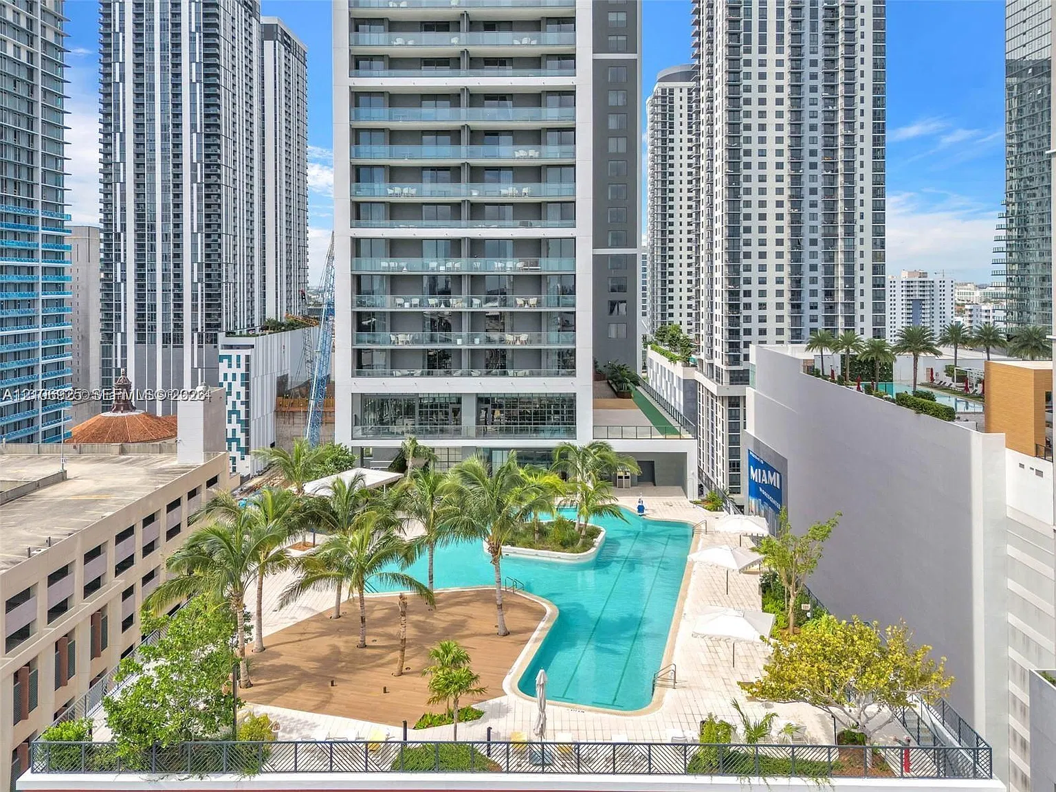 1 bed, 1.0 bath, $3,800 — Photo 3