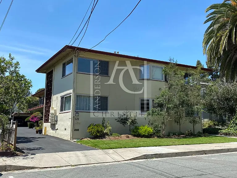 121 Sylvar St — Photo 2