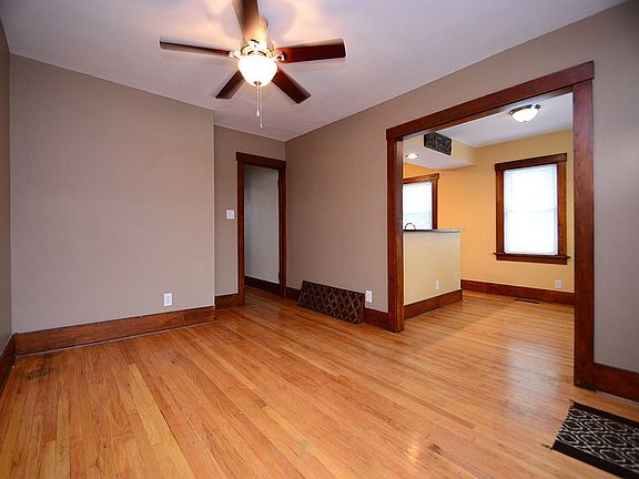 3rd image of 994 S 50th St