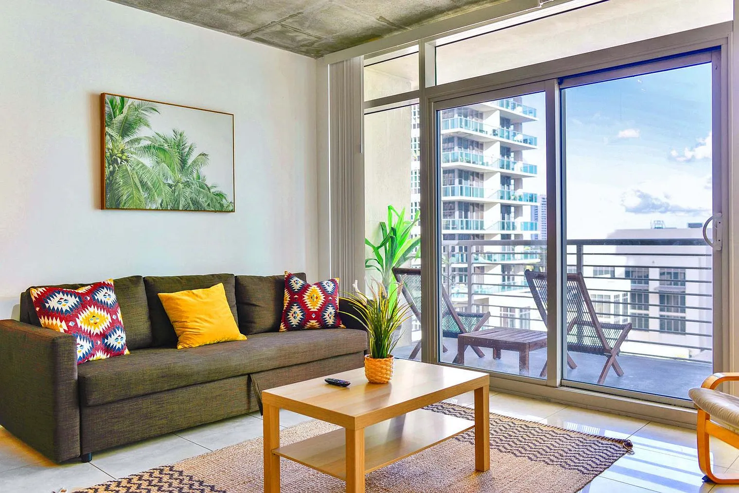 2 bed, 2.0 bath, 1011 sqft, $4,266 — Photo 3