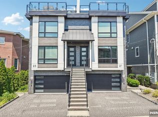 21 Cumbermeade Rd #4, Fort Lee, NJ 07024