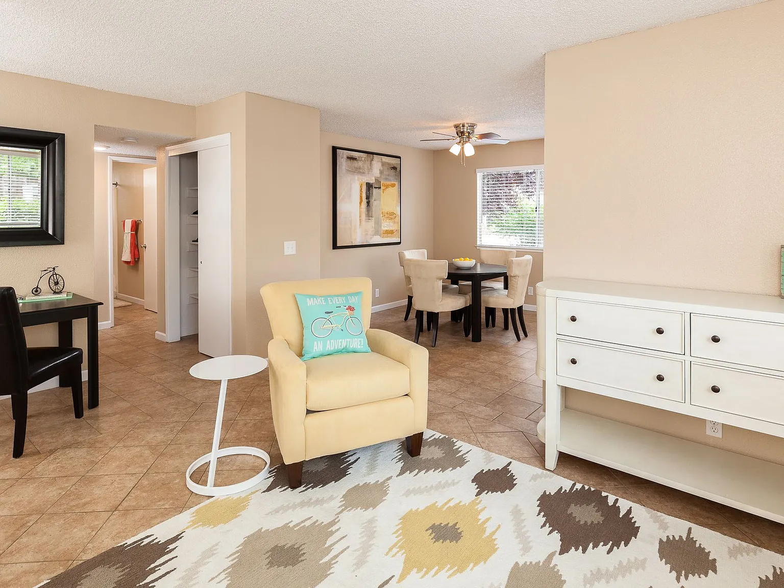 Campus Court Apartments — Photo 1