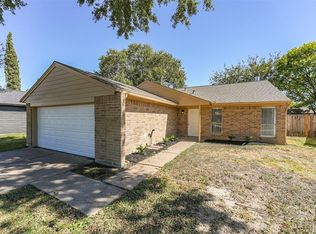 3815 Duquesne Ln, Pasadena, TX 77505