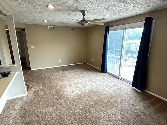 3rd image of 3500 Wedgewood Ct APT K