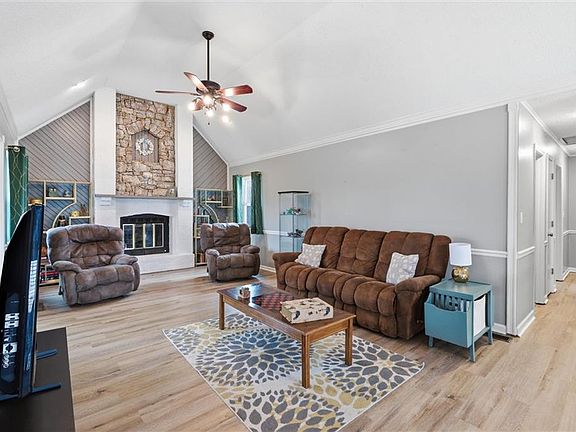 4th image of 5587 Gleason Rd