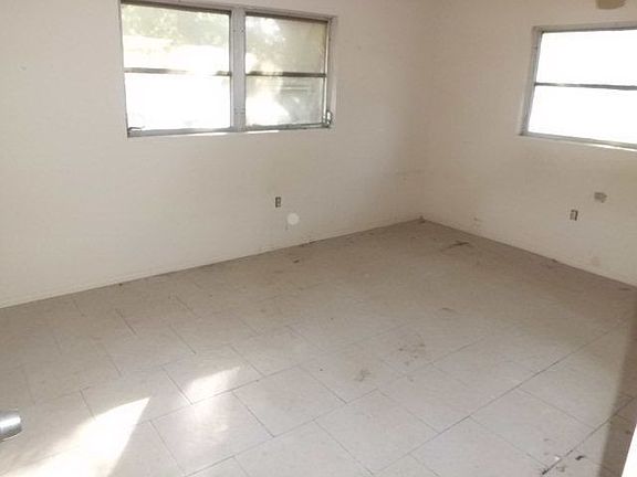 4th image of 5021 Brookmeade Dr