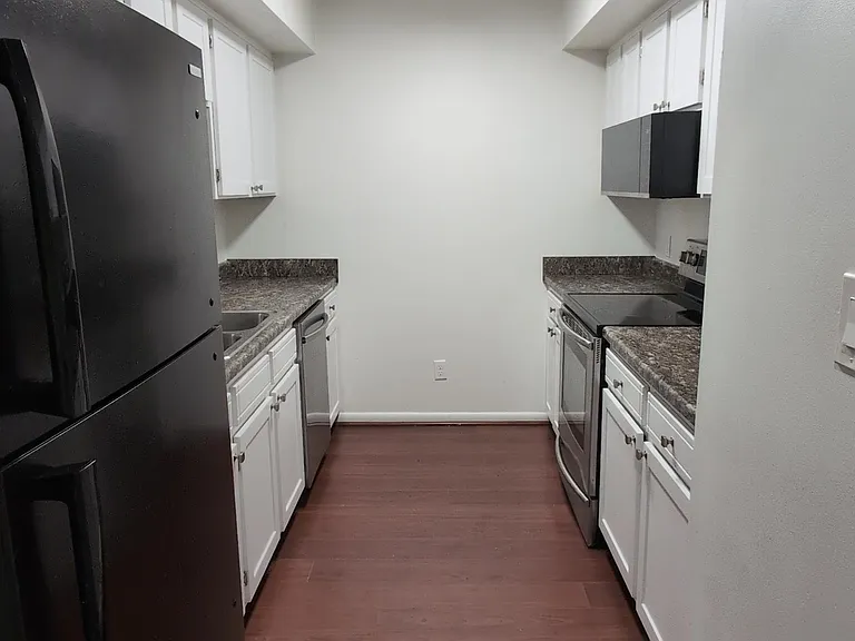 3813 Staffordshire Ln — Photo 6