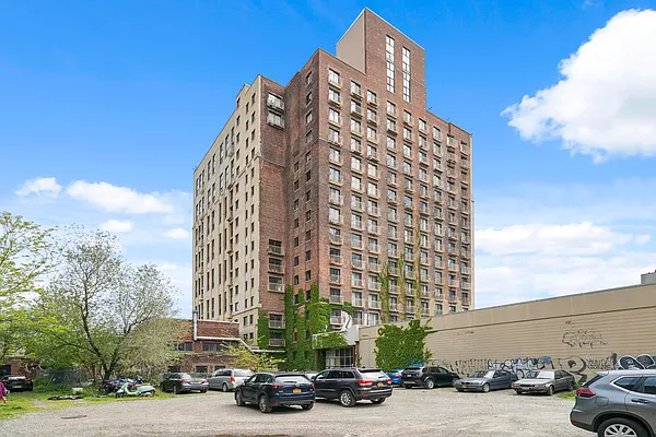 Sold by Avenue Sotheby's International Realty | media 2