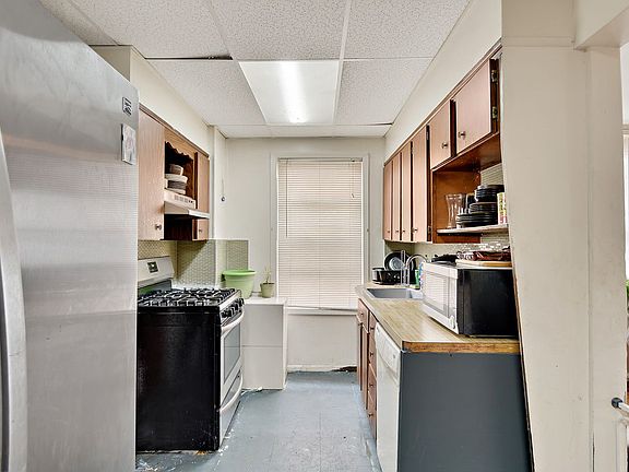 5th image of 246 Quincy Ave