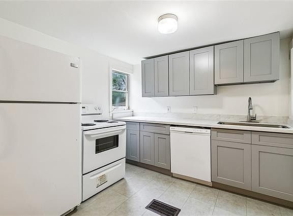 4th image of 2313 State St