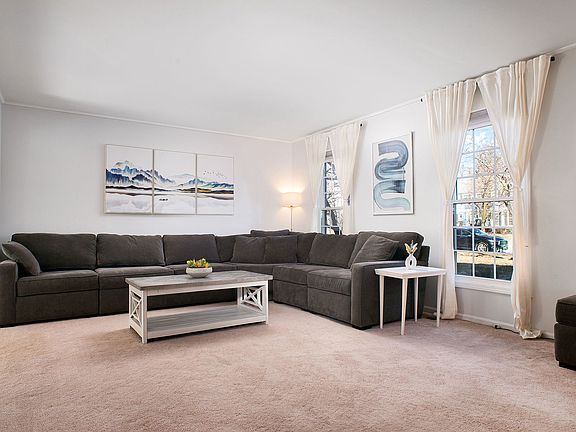 3rd image of 1721 Bishop Way