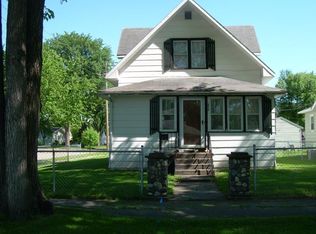 1824 4th Ave N, Grand Forks, ND 58203