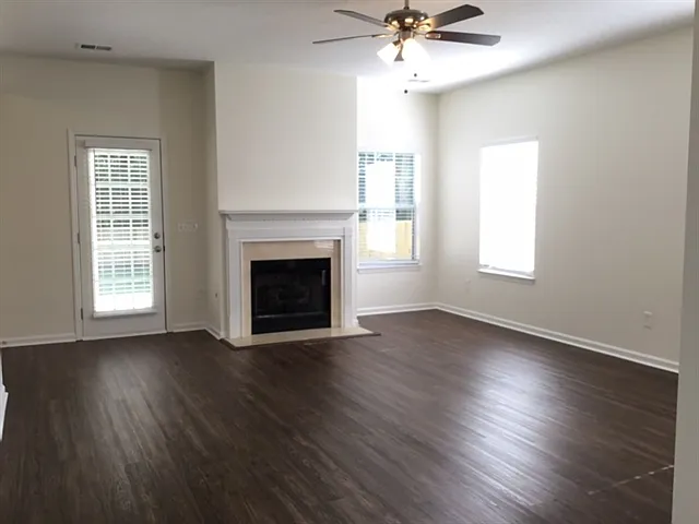 1425 Gemstone Blvd — Photo 8