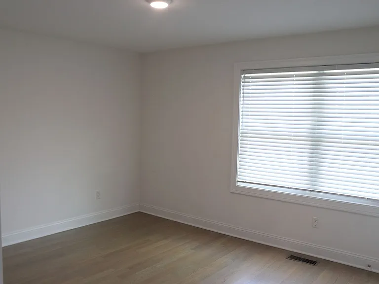 39 Glenwood Ave — Photo 44