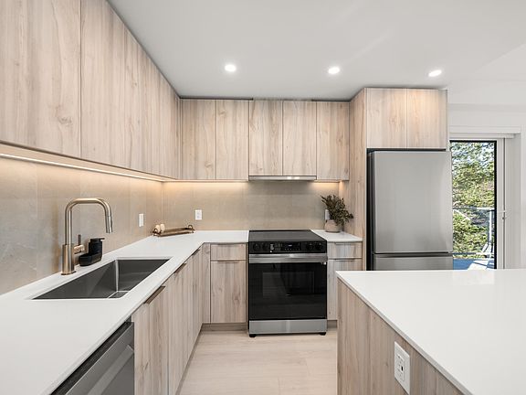 5th image of 3596 Malsum Dr #613