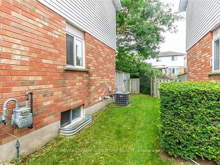 426 Downsview Pl — Photo 17