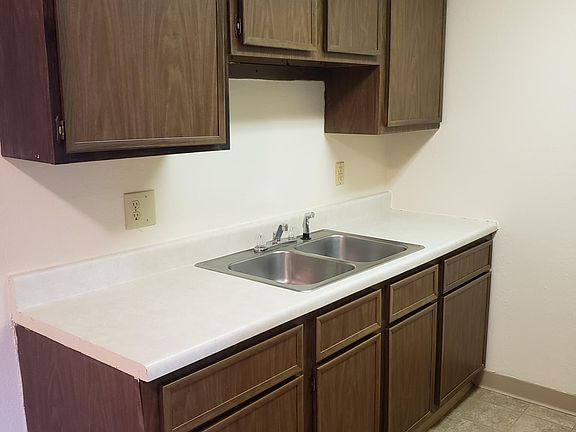 4th image of 1109 Michigan Ave E APT 44