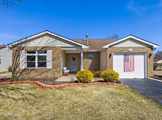 55 Lakeview Dr, Marlboro, NJ 07746
