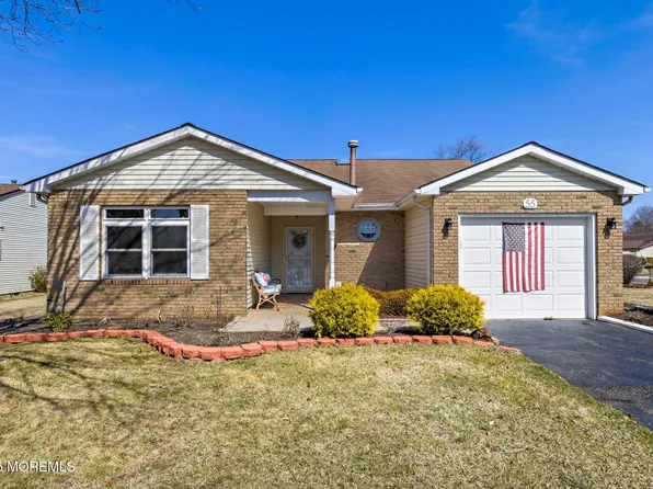55 Lakeview Drive, Marlboro, NJ 07746