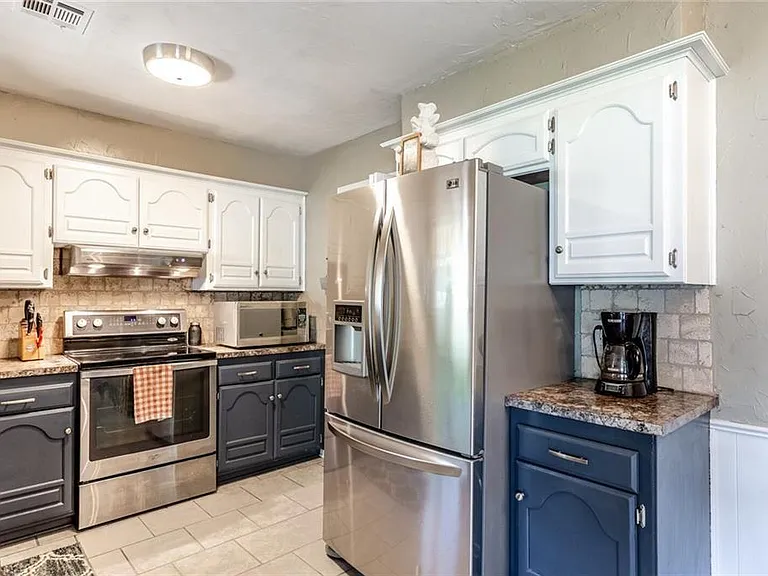 908 Cooper Ln — Photo 14