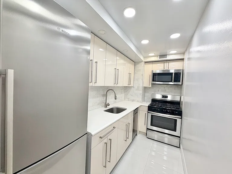 141 E 89th St #3G — Photo 3