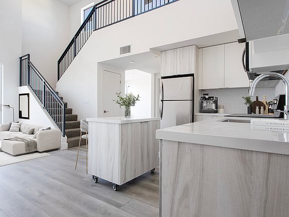2nd image of 6535 Melrose Ave #205