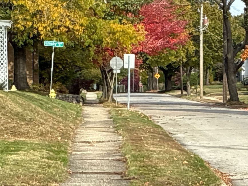 Exterior Neighborhood (street photo)