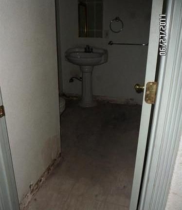4th image of 3030 Santa Cruz Way