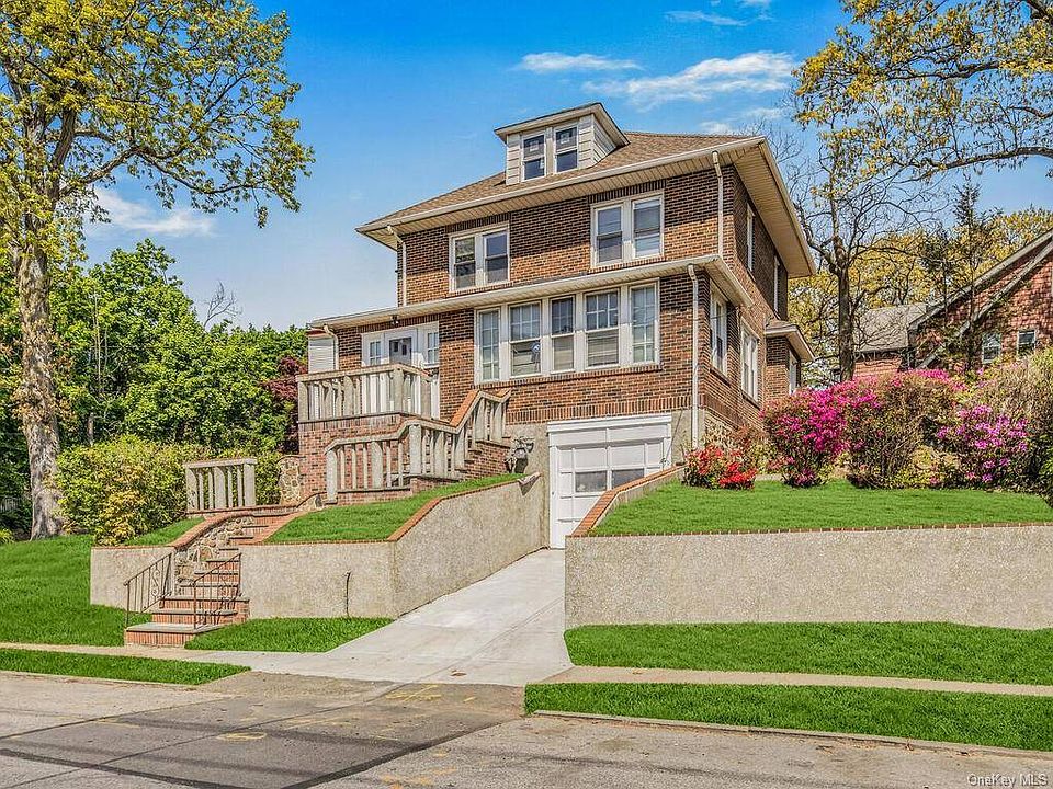 1st image of 128 Van Cortlandt Park Ave