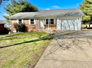 97 Scenic Dr, Science Hill, KY 42553