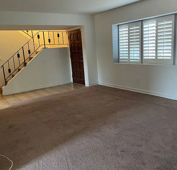 17164 Fontlee Ln — Photo 2
