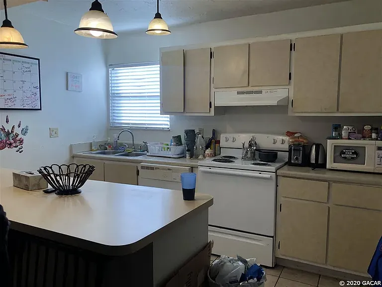 2811 SW Archer Rd #Z235 — Photo 9