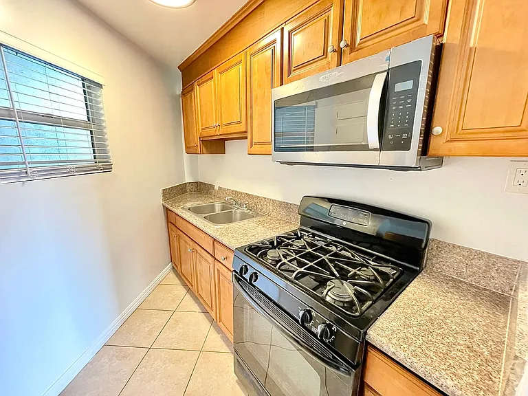 4232 Lindblade Dr — Photo 7