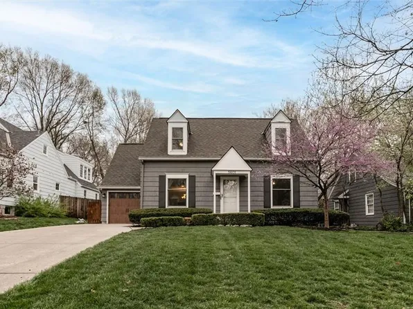 5601 Chadwick Rd, Fairway, KS 66205