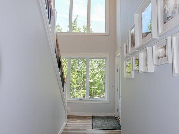 5th image of 25 Concordia Dr