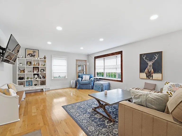 10200 Grandview Rd — Photo 4