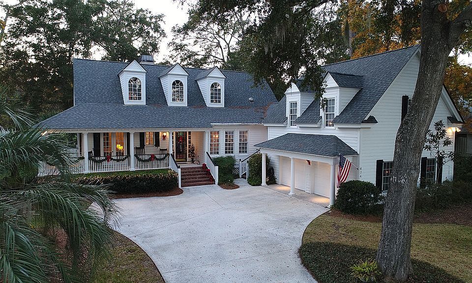 1st image of 634 Island Cir E