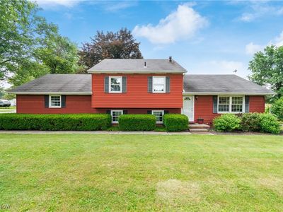 8471 Henry St SW, Navarre, OH, 44662
