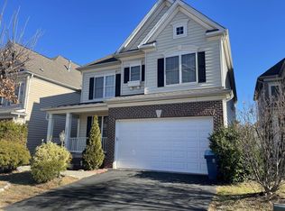 5658 Lierman Cir, Centreville, VA 20120