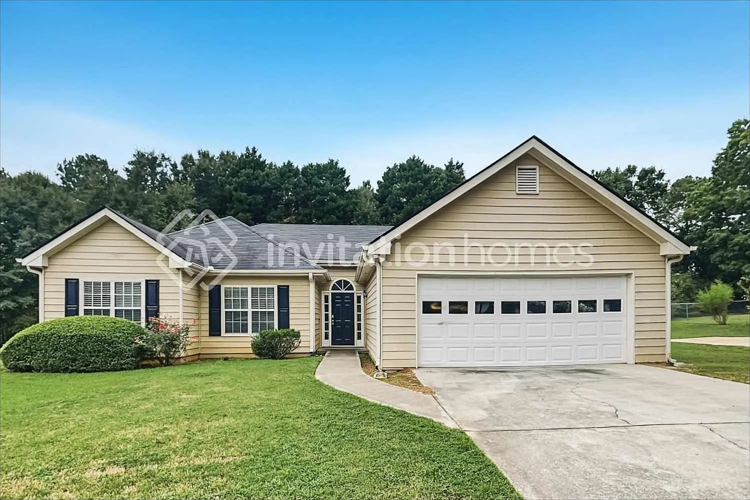 601 Ashton Manor Dr Loganville, GA 30052 — Photo 1