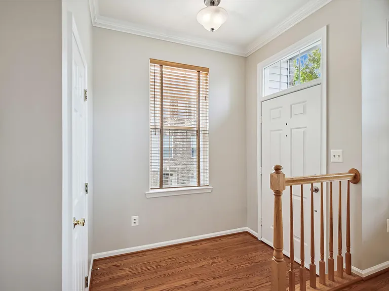 6733 Sullivan Way — Photo 12