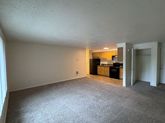 3rd image of 8630 SW Barbur Blvd #13