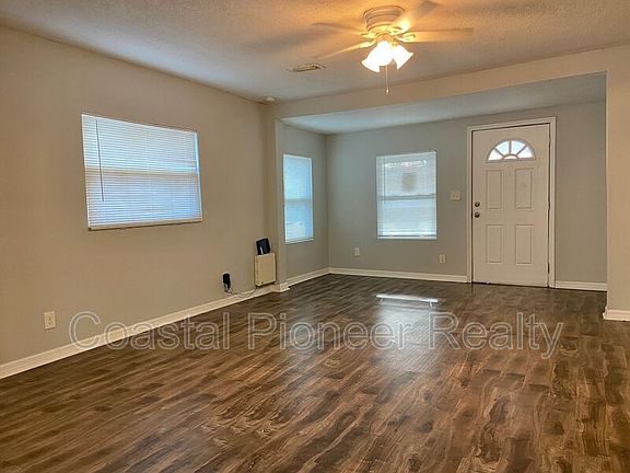 4th image of 8105 N 12th St