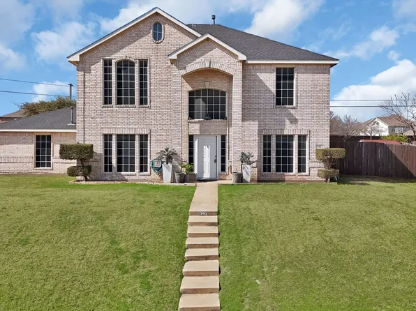 745 Woodridge Dr, Desoto, TX 75115